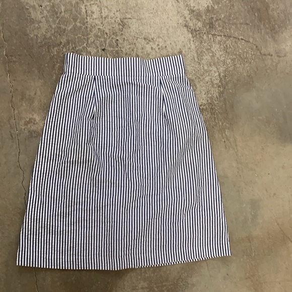 Club Monaco Blue and White seersucker button front midi skirt - Picture 3 of 4